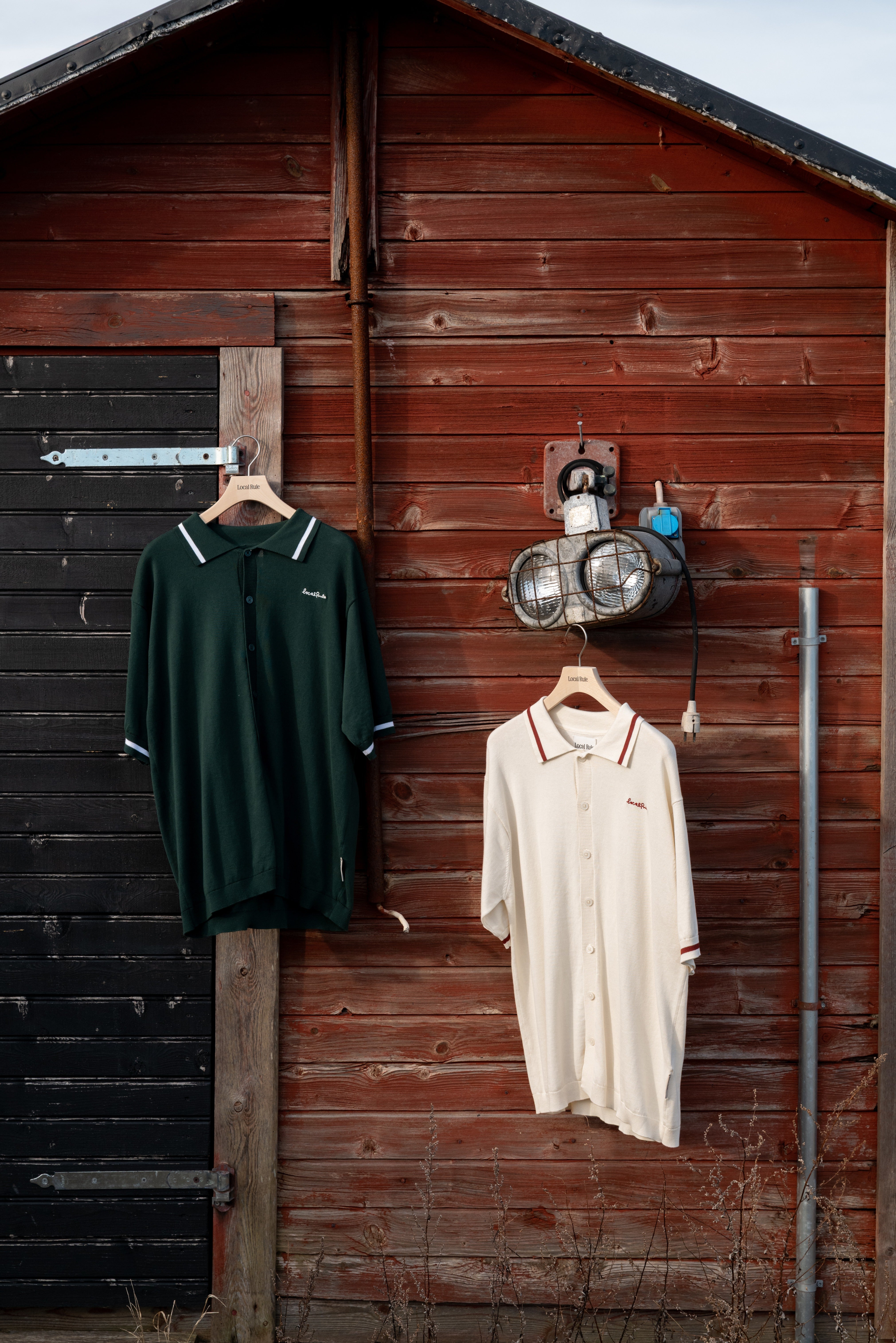 Golfare på varierande svenska golfbanor med fokus på vad kostar det att spela golf och olika greenfee-priser