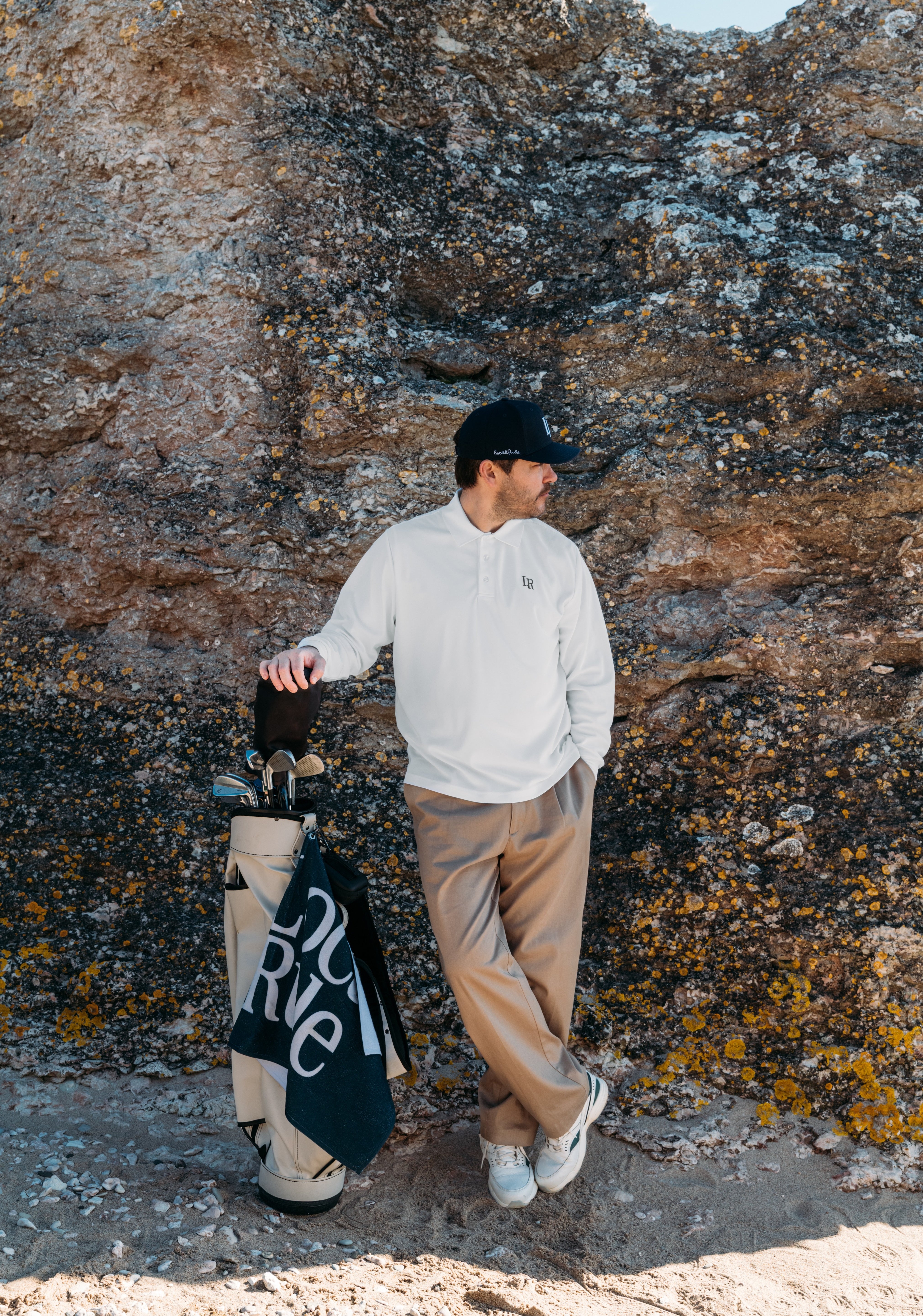 Golf scorecard and pencil on a premium course, demonstrating how to keep score in golf using proper formats and methods