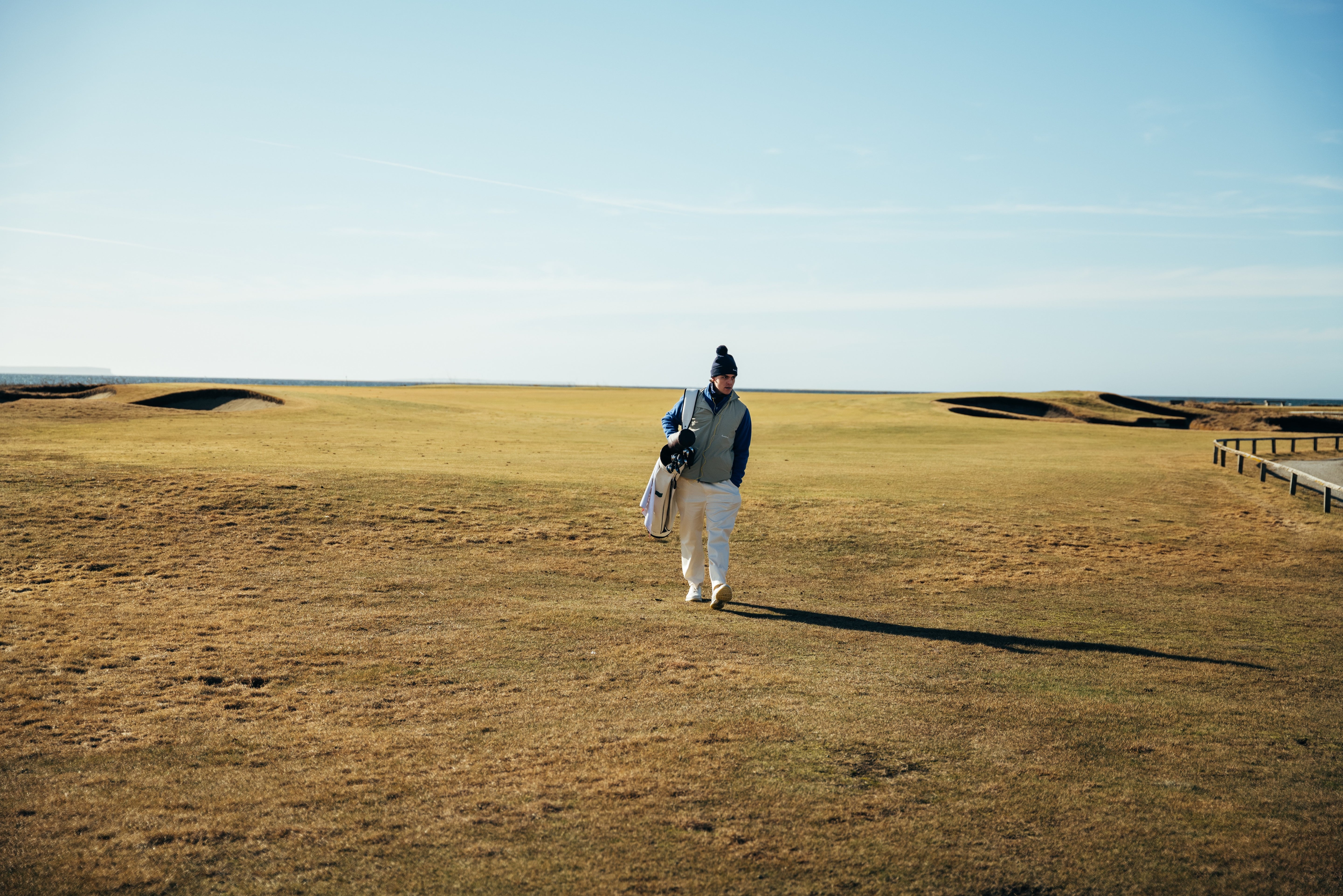 Gröna svenska golfbanor i soligt väder, aktuellt för vilka golfbanor är öppna nu och spelbara i Sverige