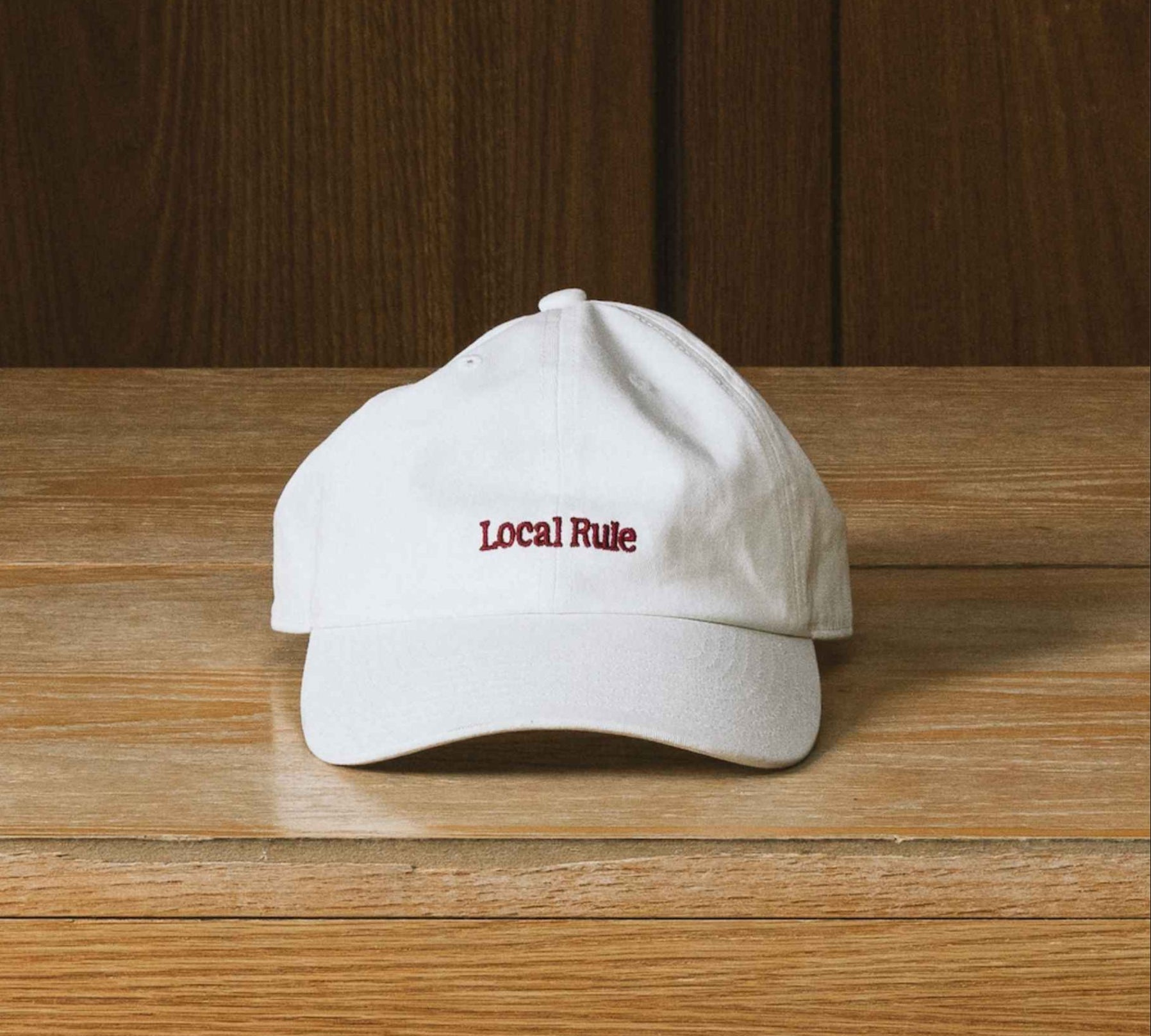 LocalRule_CottonCap_OffWhite_Lockerroom_Close.jpg
