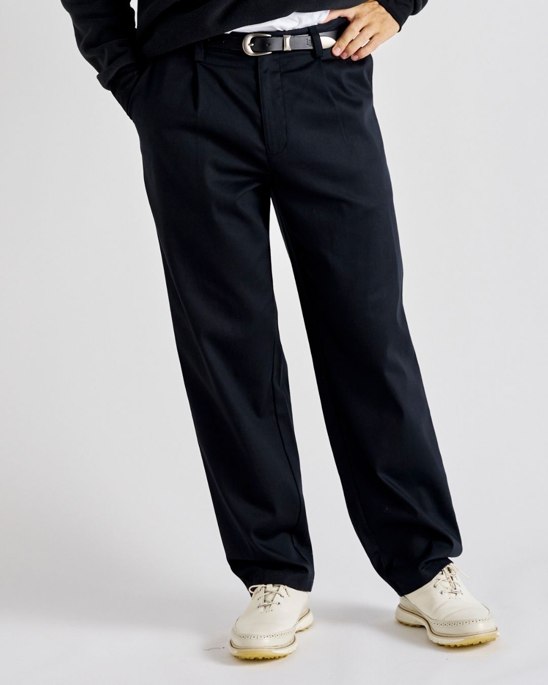 PleatedTrouser-Black_217976a3-04d3-4f7c-b71f-acde7745685a.jpg