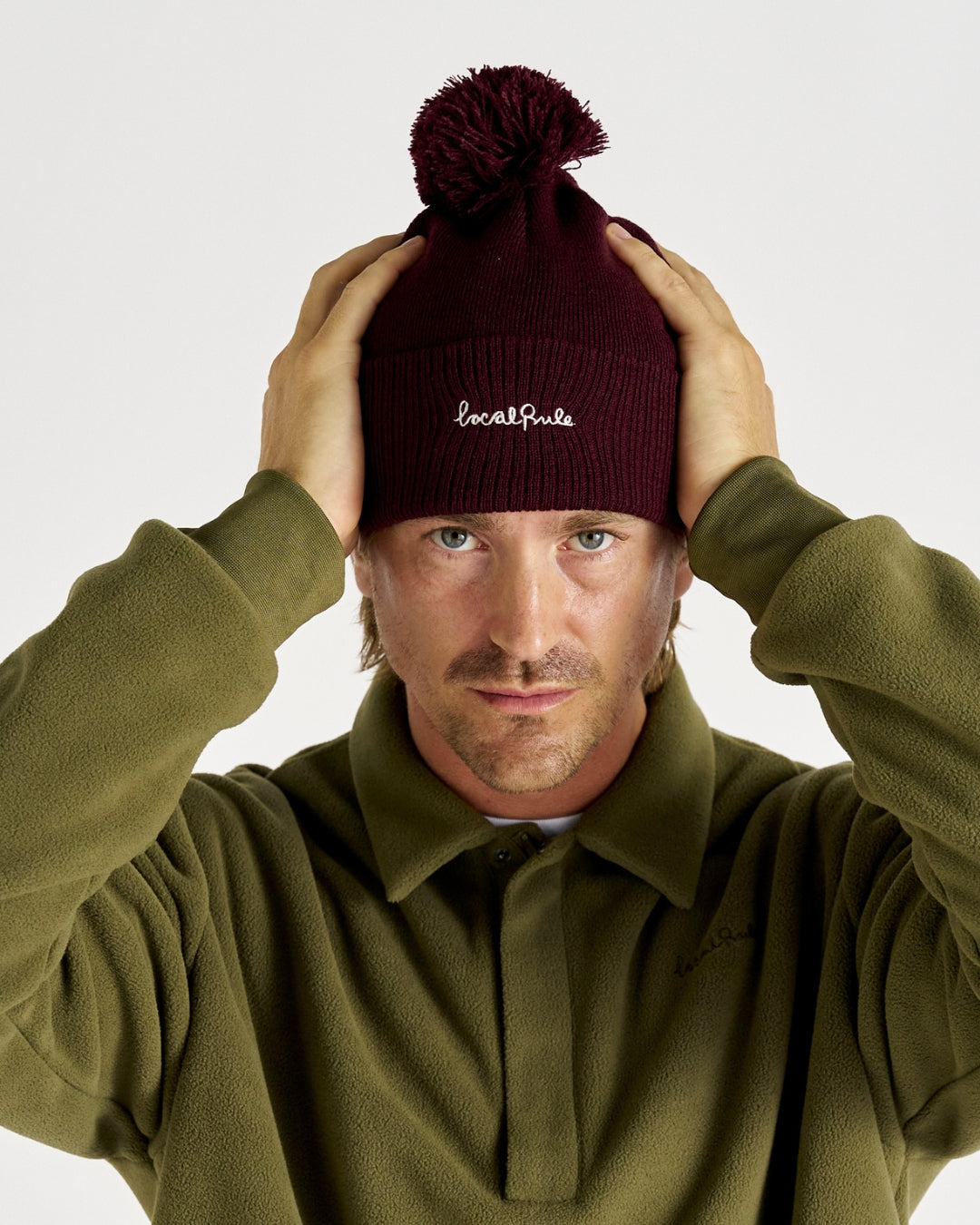 PomPomBeineBurgundy_2.jpg